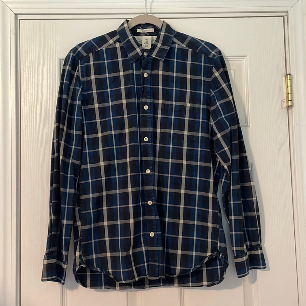 Men’s H&M L.O.G.G. dark blue plaid button down shirt size small